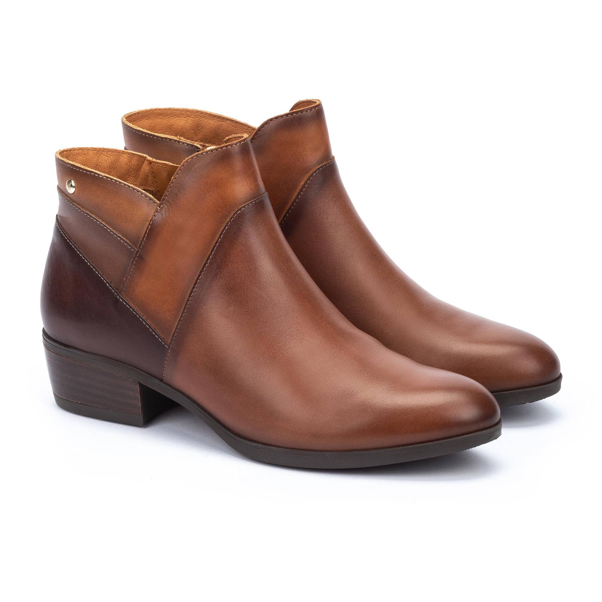 Pikolinos chelsea boot best sale