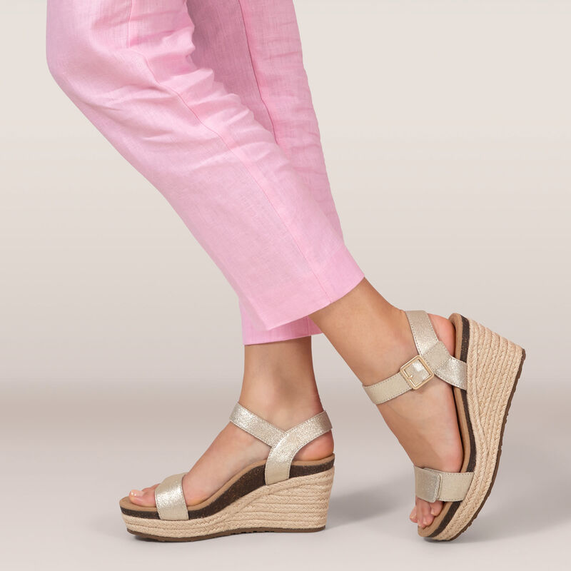 Aetrex Sydney Espadrille Wedge – Cute & Comfy